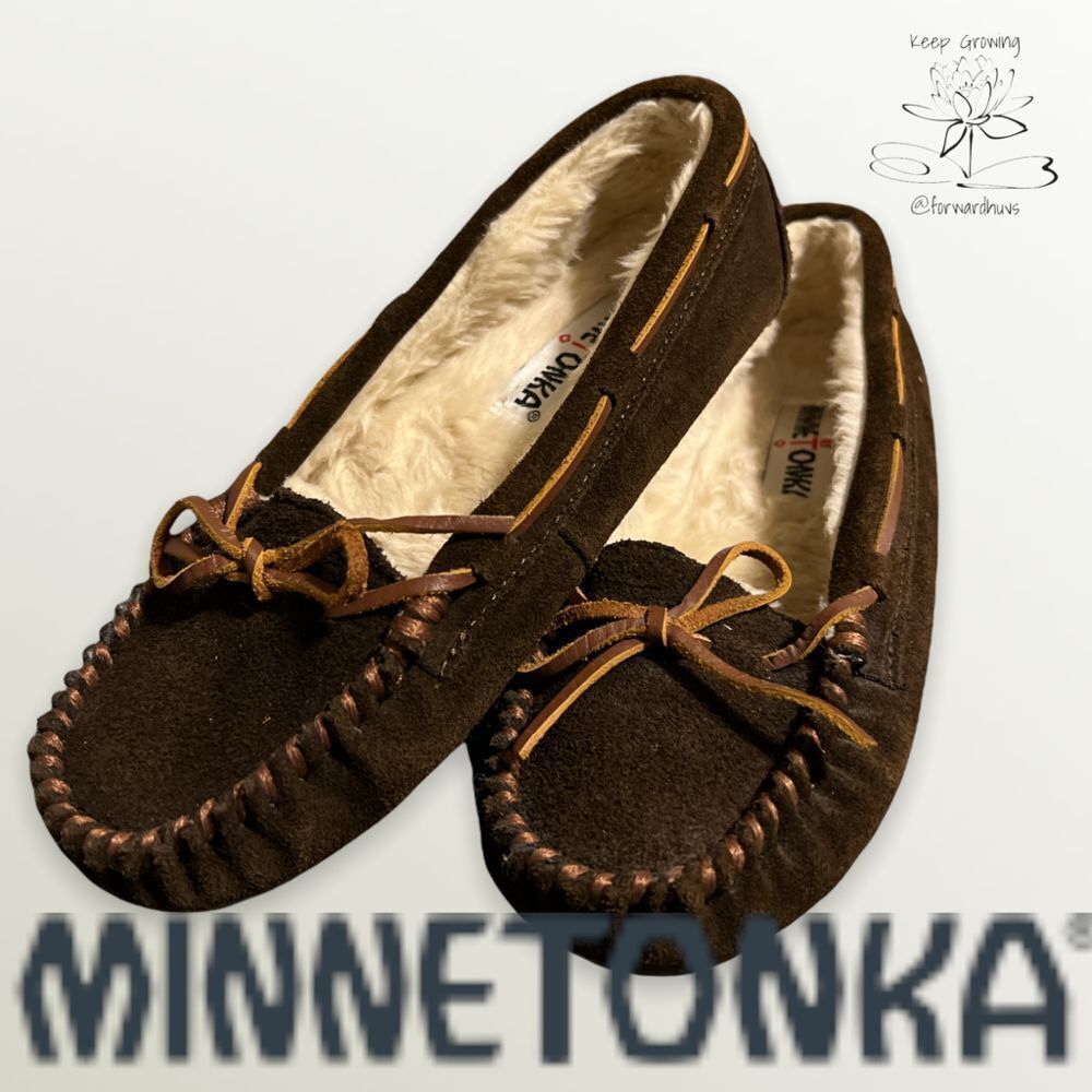 Minnetonka Slippers #4035 Size 6 EUC